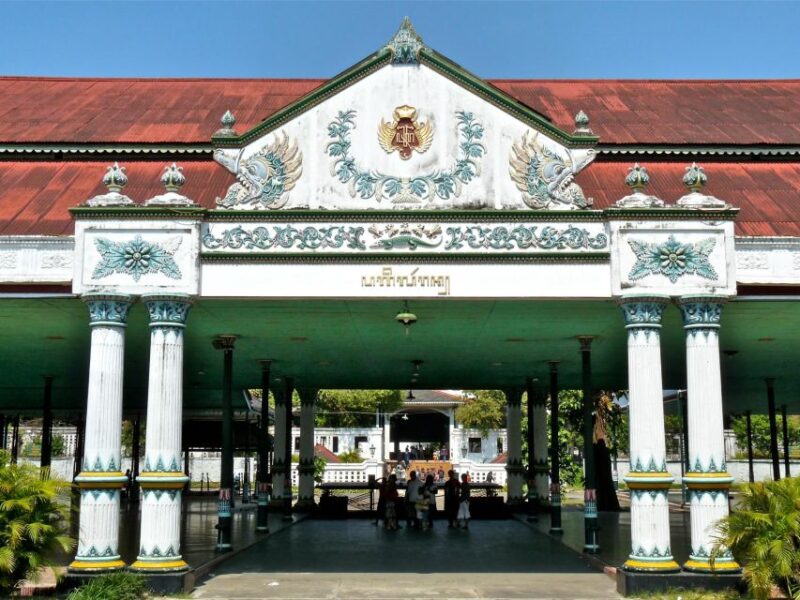 Yogyakarta : Water Castle, Sultan Palace & Temples - Inclusions