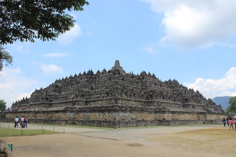 Yogyakarta:Borobudur/Volcano/Prambanan/Tea Farm (FREE DRONE) - Tour Options