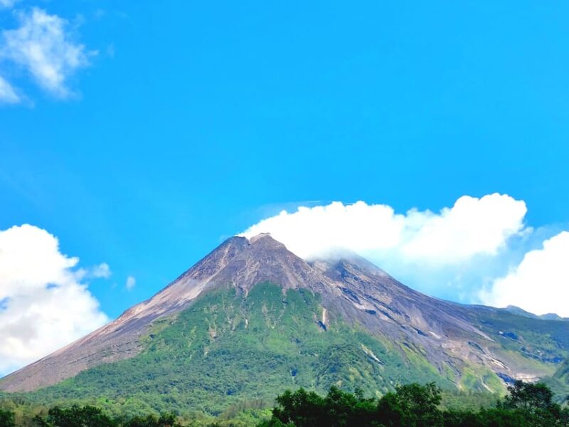 Yogyakarta:Borobudur/Volcano/Prambanan/Tea Farm (FREE DRONE) - Ticket Purchase and Availability