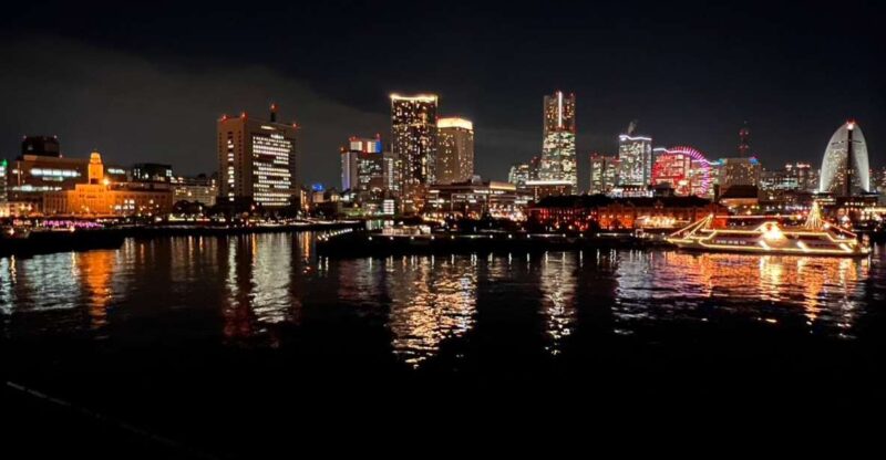 Yokohama 1.5 H Night View and Shopping Tour in Minatomirai - Tour Language and Booking
