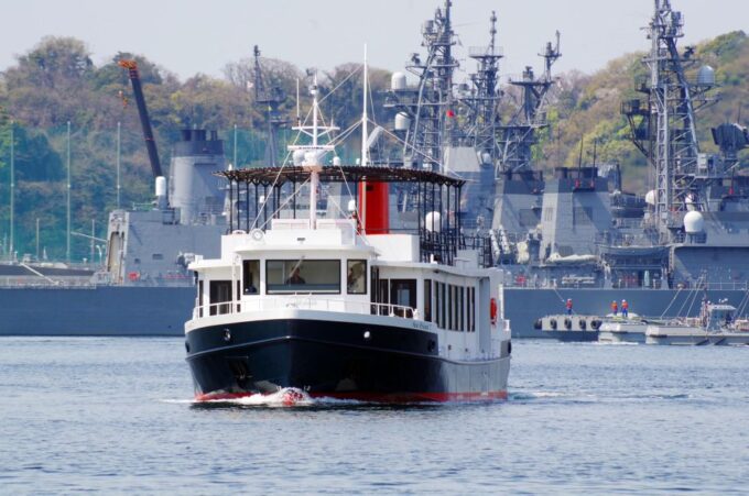 Yokosuka: Hike and Local Cruise Experience in English - Naval Port Cruise