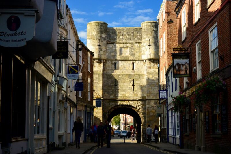 York: 1-Hour Small Group Evening Walking Tour - Iconic Landmarks and Stories
