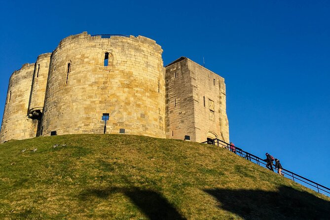 York 3-Hour Photography Walking Tour - Explore Historic York
