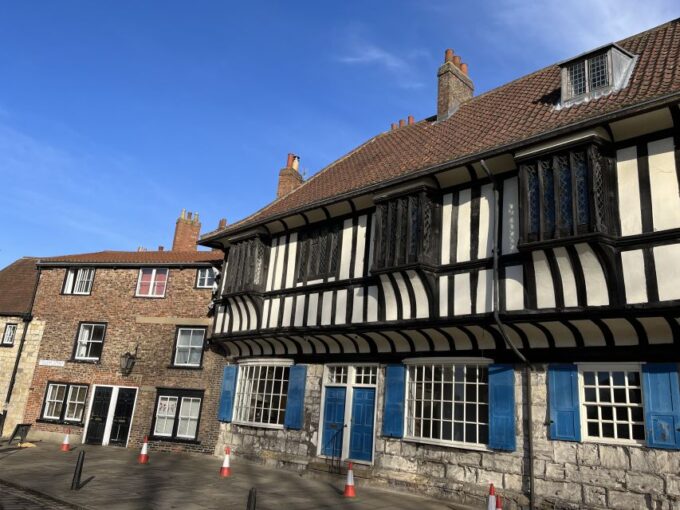York: City Chronicles Historical Walking Tour - Historical Figures