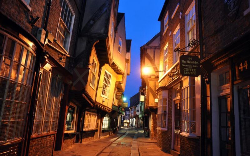 York: Harry Potter Guided Walking Tour - Costumed Re-enactments