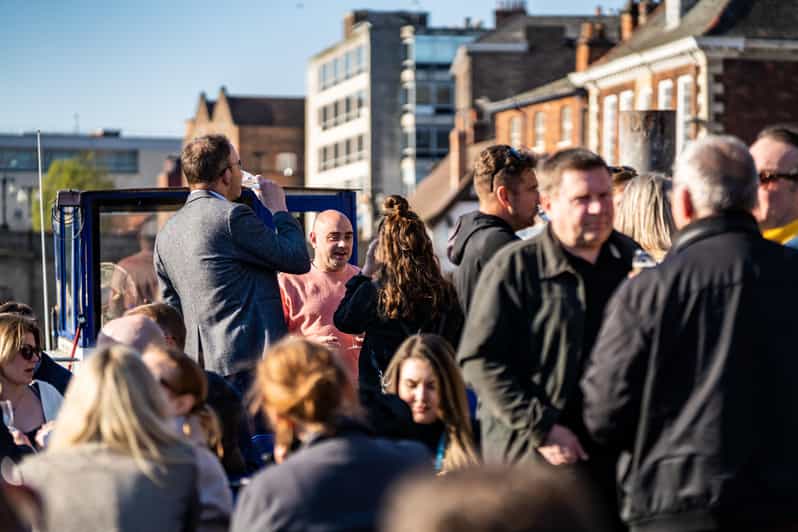 York: Listen to Live Music Acts an a Boat Bar - Audience Information