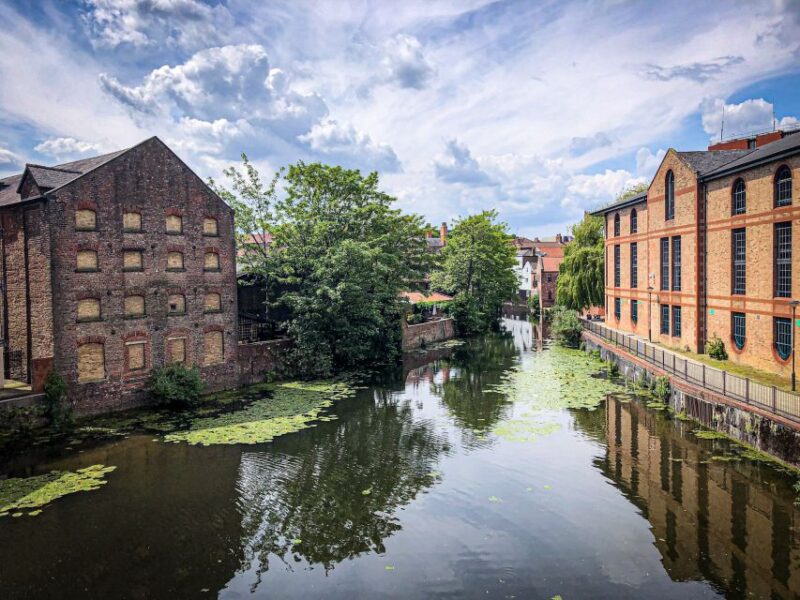 York: Murder Mystery City Exploration Game - Solving Location-Based Clues