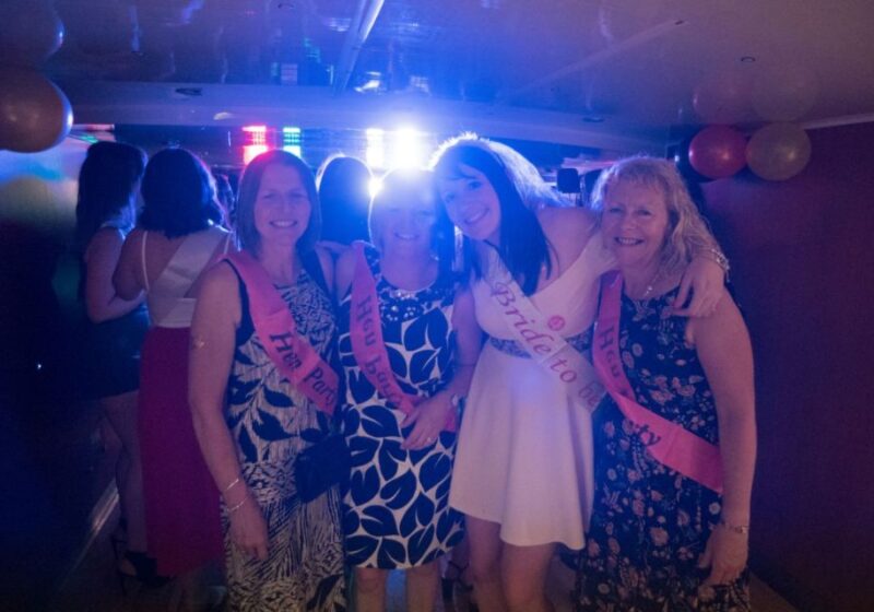 York: Party Cruise With Welcome Drink, Dinner, and DJ Music - Live DJ Music and Dancing