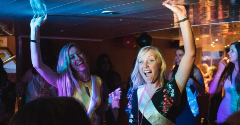 York: Party Cruise With Welcome Drink, Dinner, and DJ Music - Manahatta York Accessibility