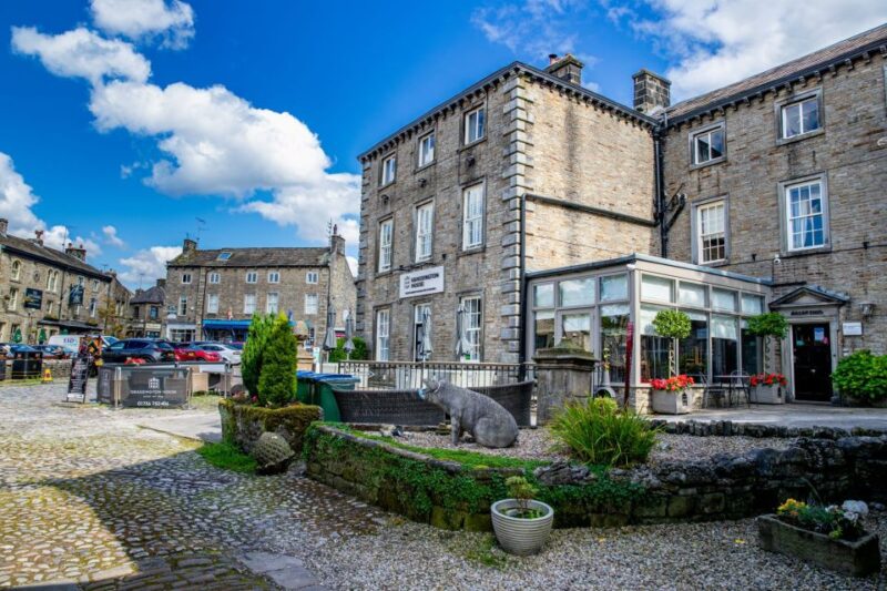 Yorkshire: All Creatures Great and Small Mini-Coach Tour - Transport and Inclusions