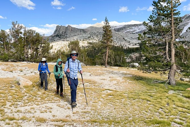 Yosemite: High Country Explorer - Private Hiking Tour - What to Bring and Wear