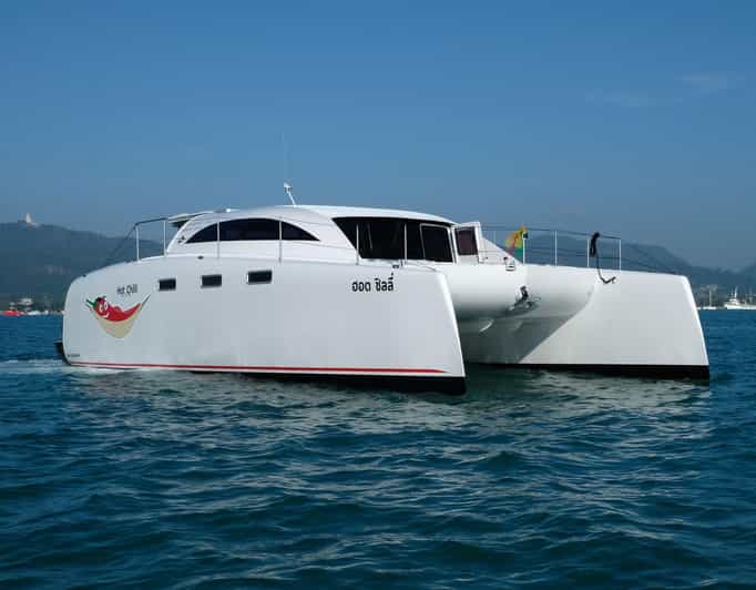 Your Adventure Awaits With Hot Chilli 38FT - Stealth - Catamaran Specifications