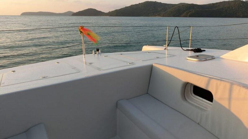Your Adventure Awaits With Hot Chilli 38FT - Stealth - Included Amenities