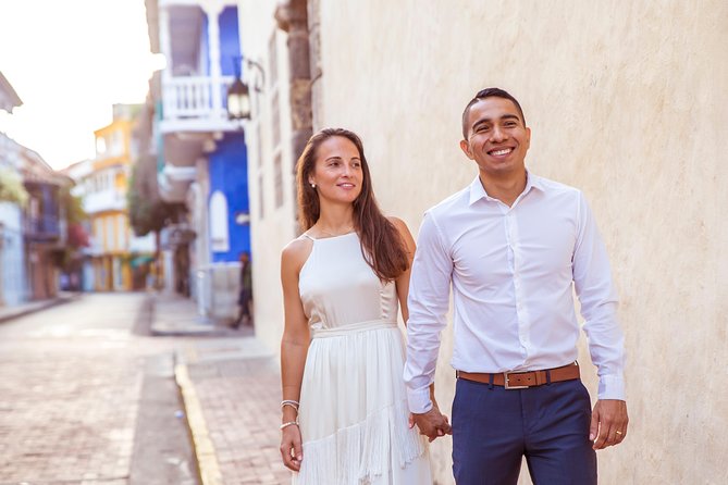 Your Local Photographer in Cartagena - Details of the Photo Session