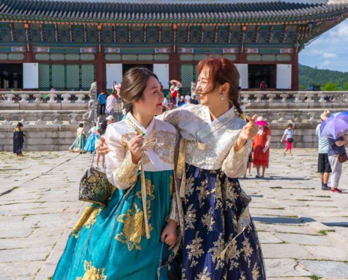 Your Personal Seoul Photographer! - Small Group and Accessibility Details