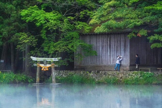 Yufuin Kinrin Lake Sea Hell Hot Springs Kyushu Zoo From Fukuoka - Yufuin-no-Mori Train Ride