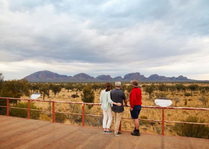 Yulara: Uluru Sunrise and Kata Tjuta Day Trip by Bus - Sunrise at Uluru