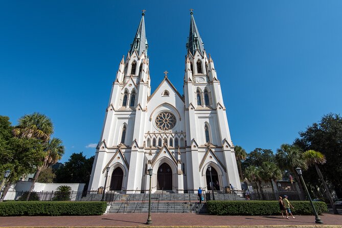 Yuletide Charm: A Southern Christmas Journey in Savannah - Experiencing a Southern Christmas Atmosphere