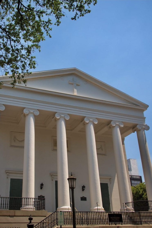 Yuletide Charm: A Southern Christmas Journey in Savannah - Experience Description