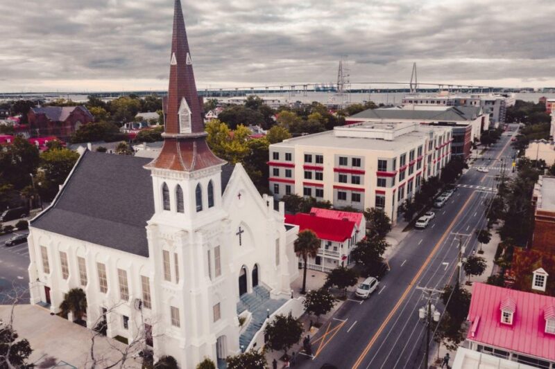 Yuletide Splendor: A Christmas Walking Tour in Charleston - Key Points