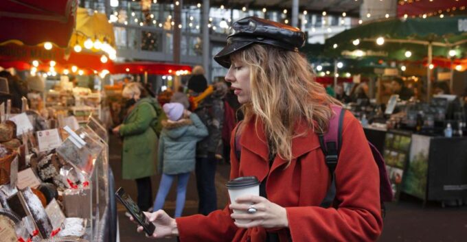 Yuletide Splendor: A Christmas Walking Tour in Charleston - Unique Holiday Finds at Charleston Christmas Collectibles