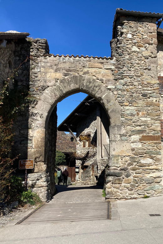 Yvoire Medieval Village - Private Guided Tour - Panoramas of Lake Geneva