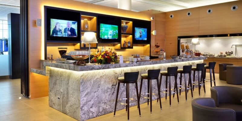 YWG Winnipeg International Airport: Premium Lounge Access - Lounge Experience and Offerings