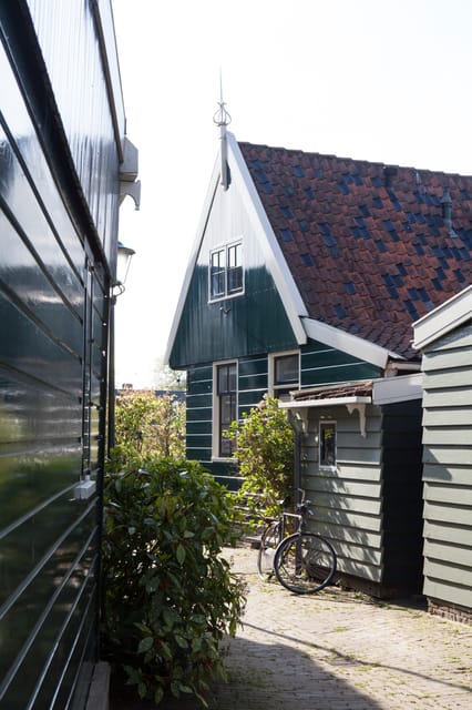 Zaandijk: Chocolate Walkabout Tour & Chocolate Tasting - Tour Highlights