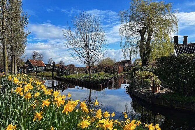 Zaanse Schans and Giethoorn Unique Day Trip With Boat Cruise - Transportation and Amenities