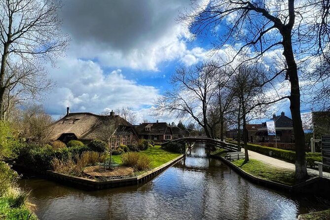 Zaanse Schans and Giethoorn Unique Day Trip With Boat Cruise - Cheese Factory Visit