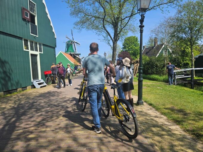 Zaanse Schans: E-Bike Tour With Windmills and Cheese - Customer Feedback Highlights