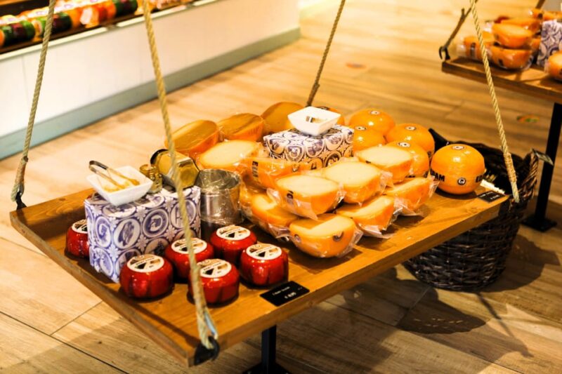 Zaanse Schans: Highlights of Holland Private Guided Tour - Gouda and Edam Cheese Tasting