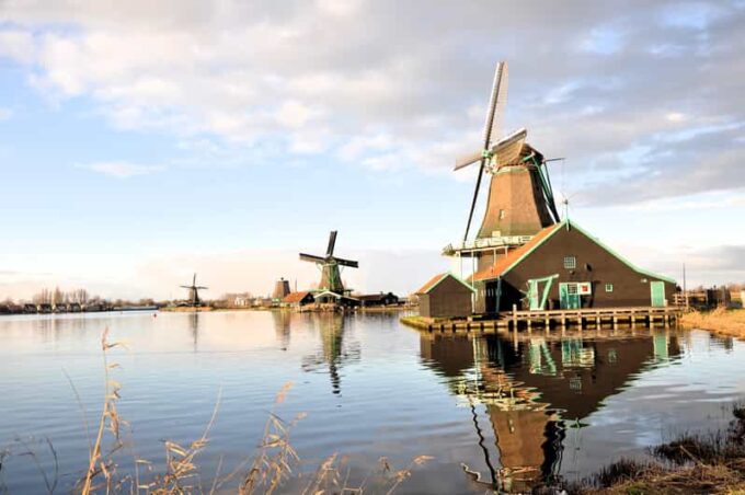 Zaanse Schans: Highlights of Holland Private Guided Tour - Local Dining Options for Lunch