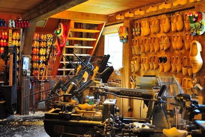 Zaanse Schans Private Tour Windmills 1/2 Day in Jaguar S Type - Private Experience
