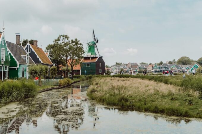Zaanse Schans: the Windmills Village Tour in Italian - Frequently Asked Questions