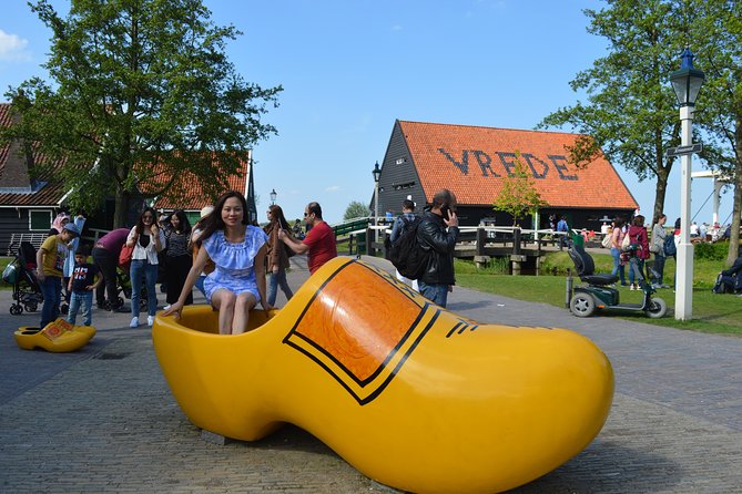 Zaanse Schans & Volendam Small-Group Tour From Amsterdam (7 Pax) - Zaanse Schans Highlights