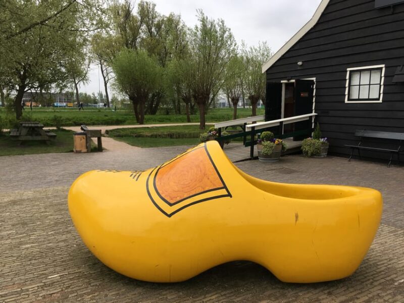 Zaanse Schans: Windmills, Clogs & Cheese by Electric Scooter - Navigating With the Routiq App