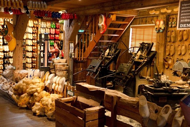 Zaanse Schans Windmills-Volendam-Giethoorn Private Tour in Jaguar - Key Points
