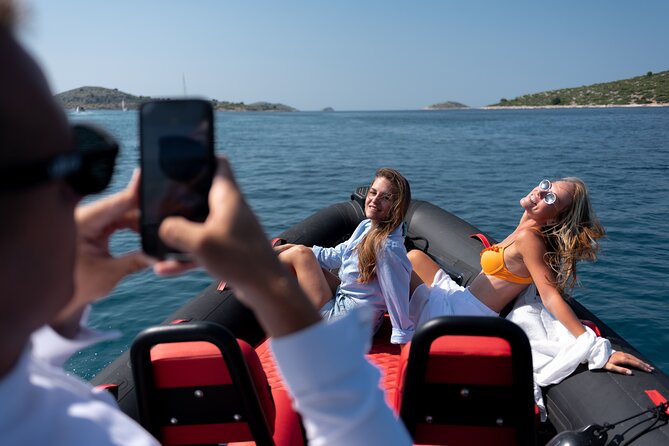 Zadar: 3 Island Luxury Speedboat Tour W/ Drinks & Snorkeling - Ošljak Island Visit
