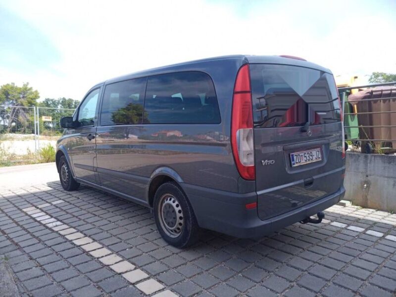 Zadar Airport Private Transfer: Makarska/Tucepi/Baska Voda - Driver and Communication