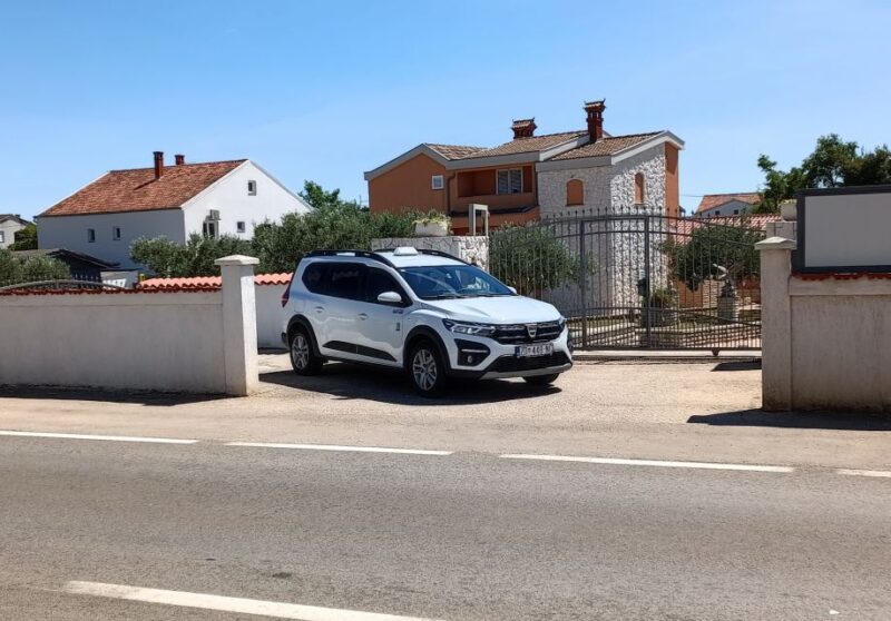 Zadar Airport: Private Transfer to or From Vir Island - Meeting Point