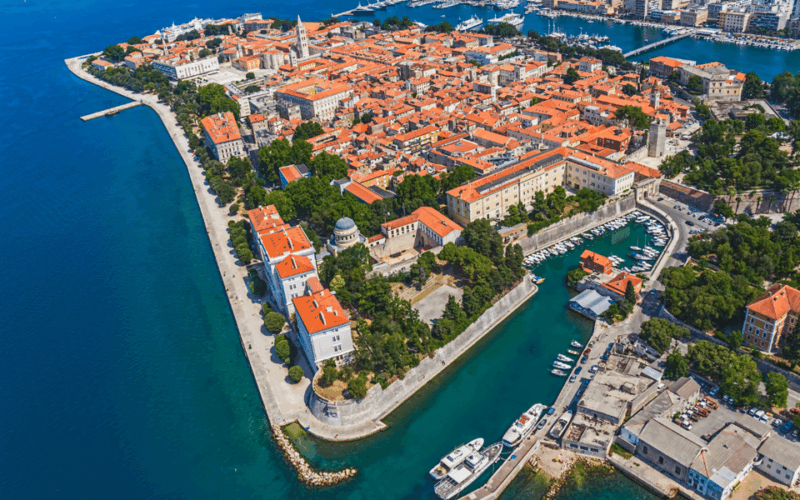 Zadar Airport to Zadar City Private Transfer - Driver and Vehicle Details