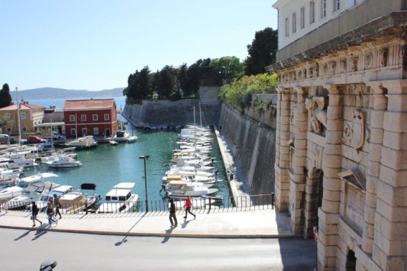 Zadar: E-Scooter Guided Tour - E-Scooter Safety