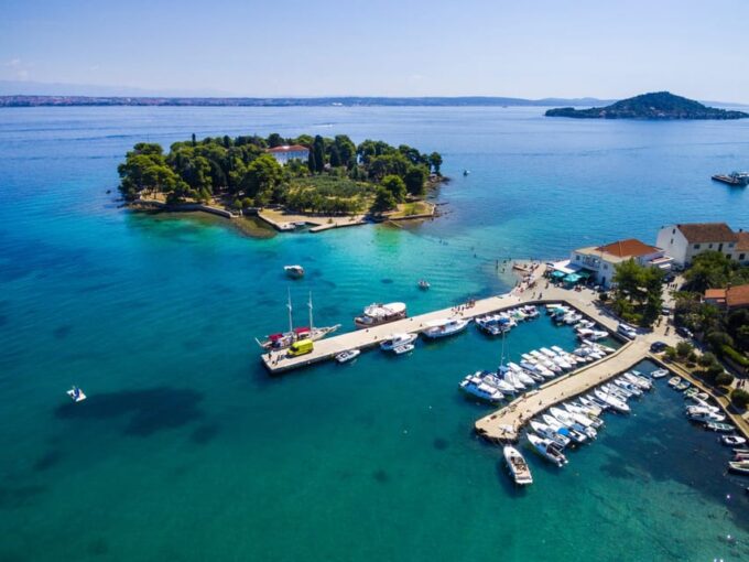 Zadar: Half Day Tour With Luxury Speedboat - Speedboat Ride
