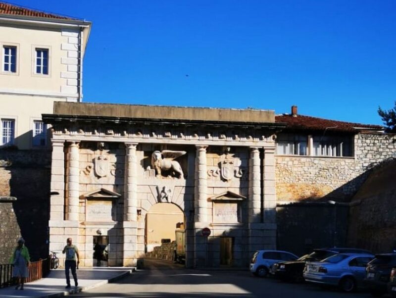 Zadar Old Town: a Walking Tour Throughout the Ages - Key Zadar Sights and Landmarks