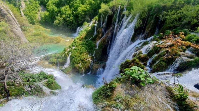 Zadar: Plitvice Lakes Day Trip With Guide and Boat Tour - Meeting Point and Transportation