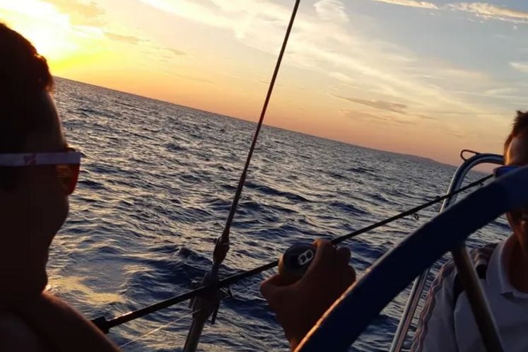 Zadar: Private Sunset Sailboat Tour With Drinks - Group Size