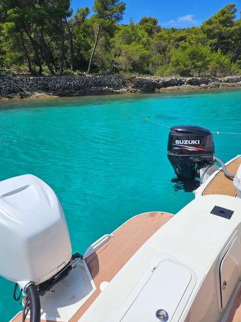 Zadar: Saharun Beach and Sunken Ship Adventure Boat Trip - Boat and Equipment Details
