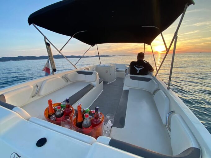 Zadar: Sunset Boat Tour With Unlimited Drinks - Photography Opportunities