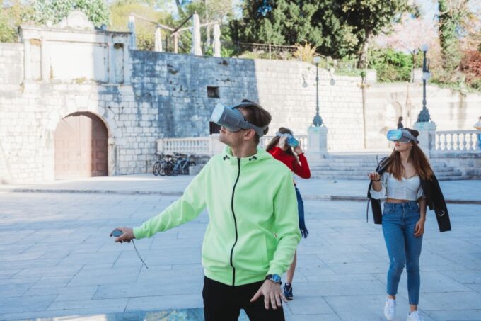 Zadar: Virtual Reality Guided History Walking Tour - Customer Ratings and Feedback